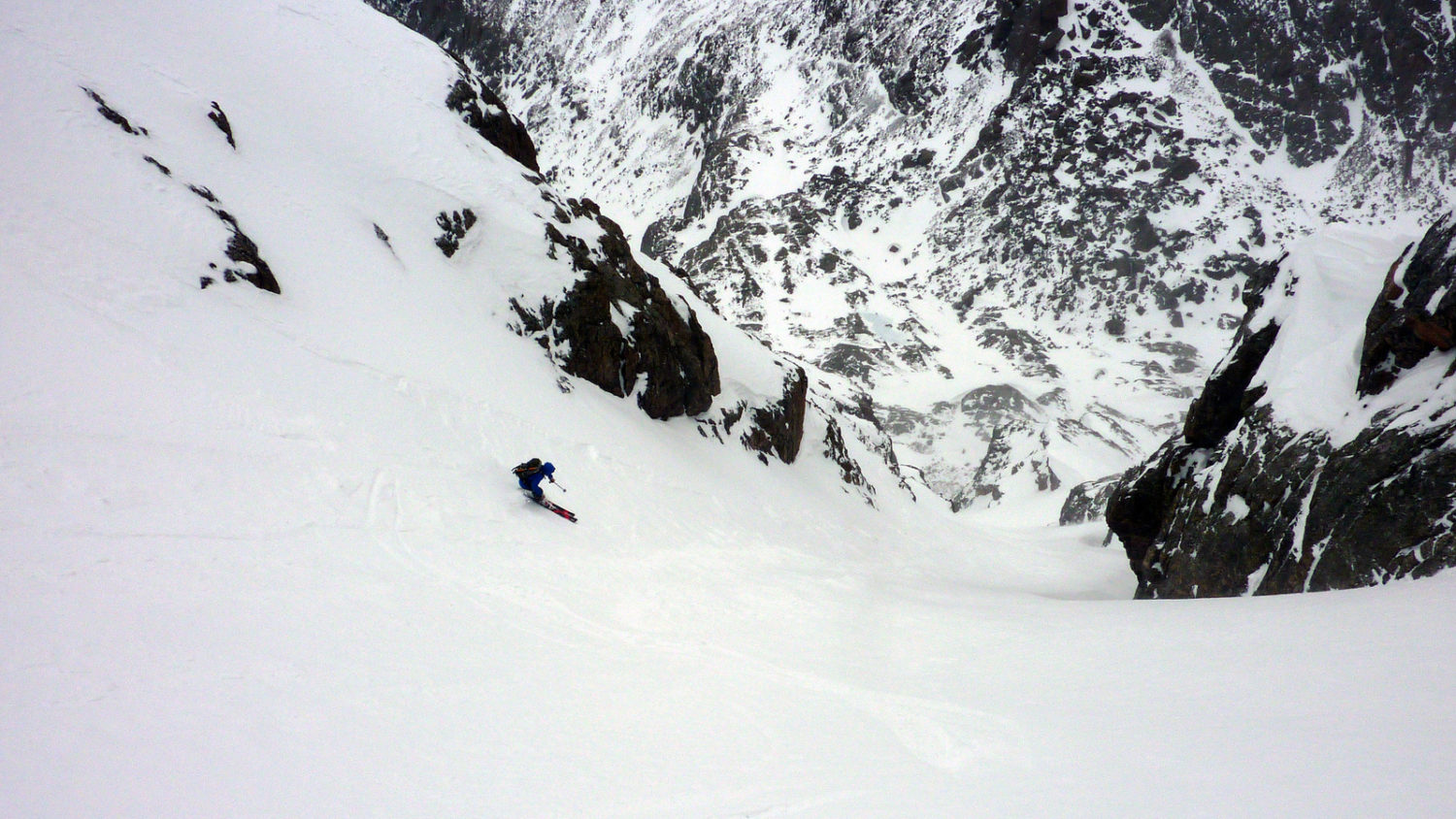 Cross Couloir Powder Ski | Exploring the Rockies